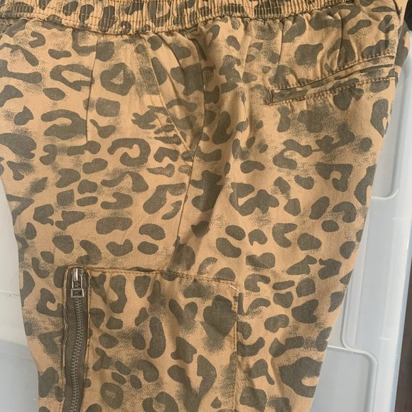 Vintage Havana Distressed Leopard Cargo Pants - Picture 4 of 7